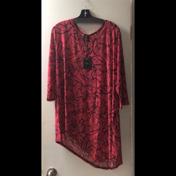 🌟 Plus 3/4 Sleeve Asymmetric Tunic - Picture 1 of 5